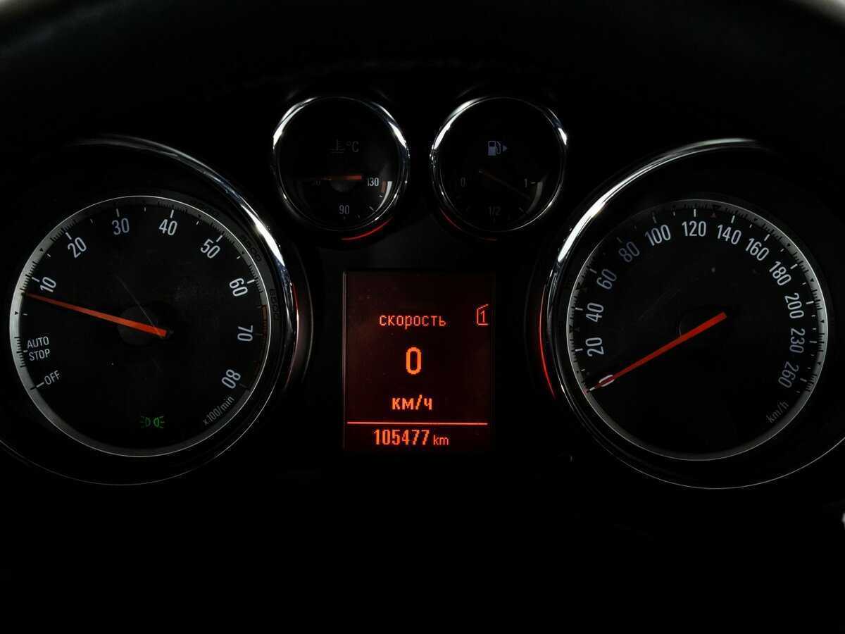 Opel Astra с пробегом — 2011 год. Фото: #16