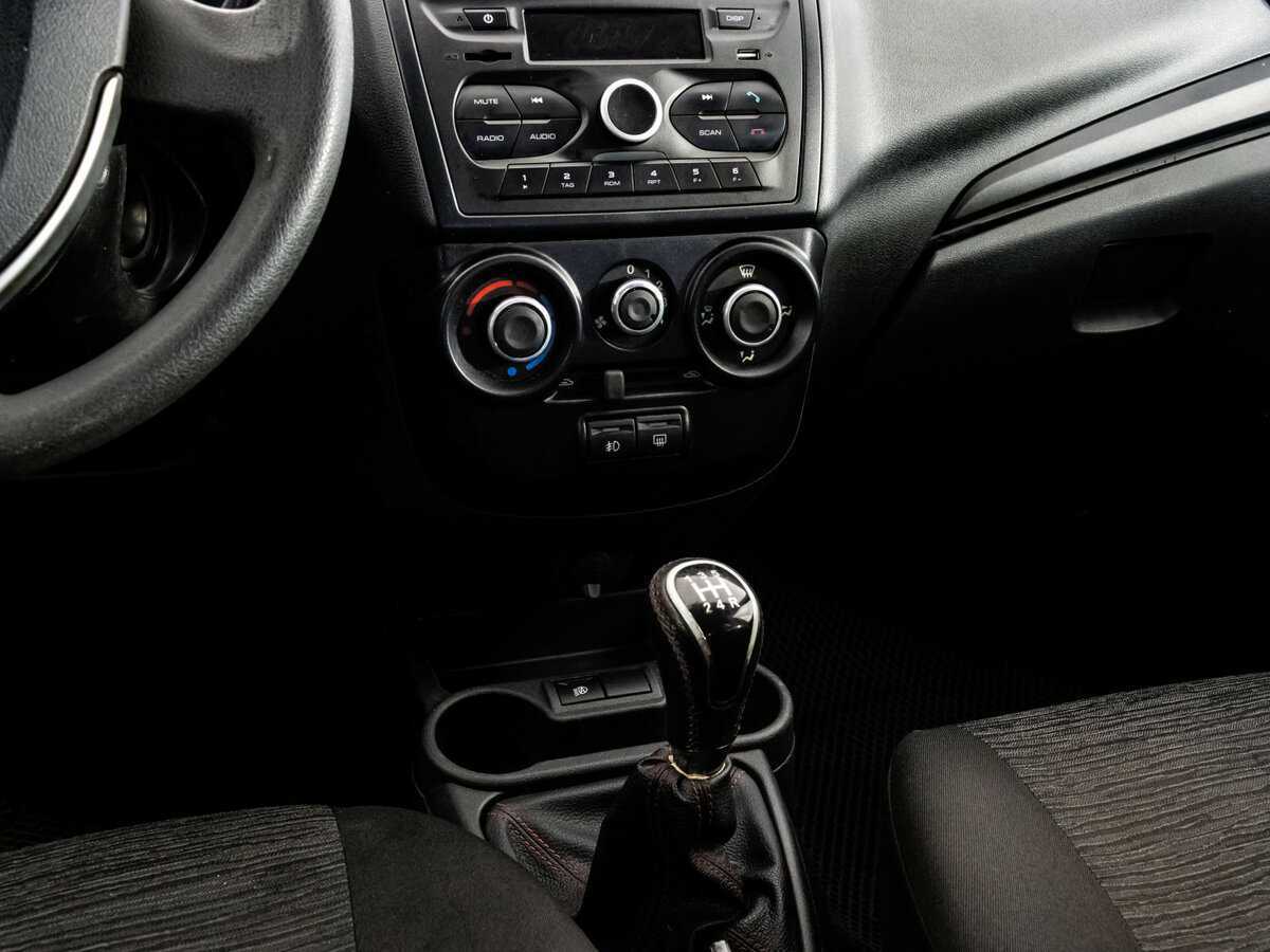 Lada (ВАЗ) Kalina с пробегом — 2016 год. Фото: #11