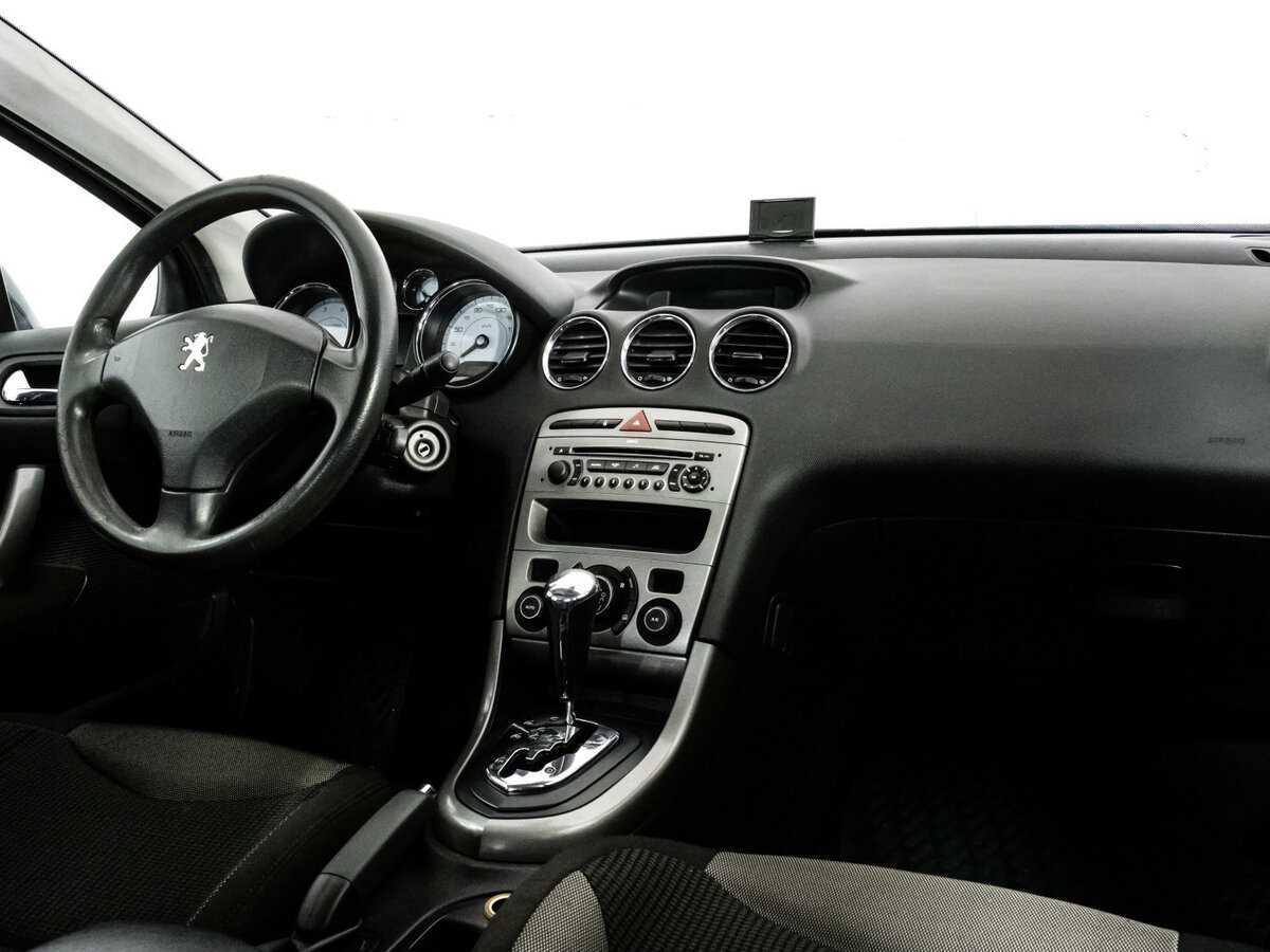 Peugeot 308 с пробегом — 2008 год. Фото: #6