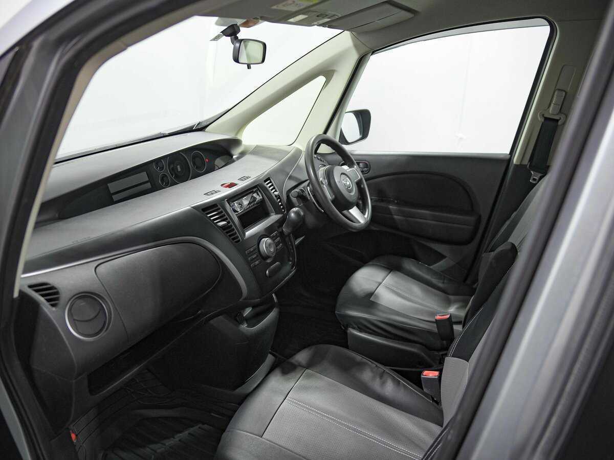 Mazda Biante с пробегом — 2016 год. Фото: #11