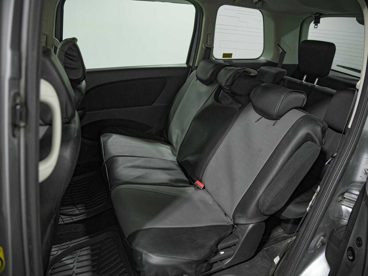 Mazda Biante с пробегом — 2016 год. Фото: #12