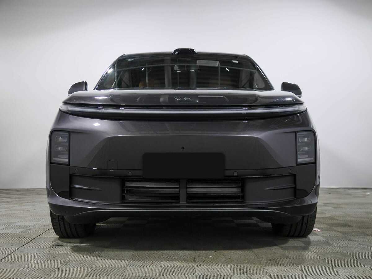 LiXiang L6 с пробегом — 2024 год. Фото: #1