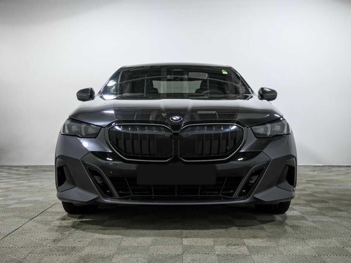 BMW 5 серии с пробегом — 2024 год. Фото: #1