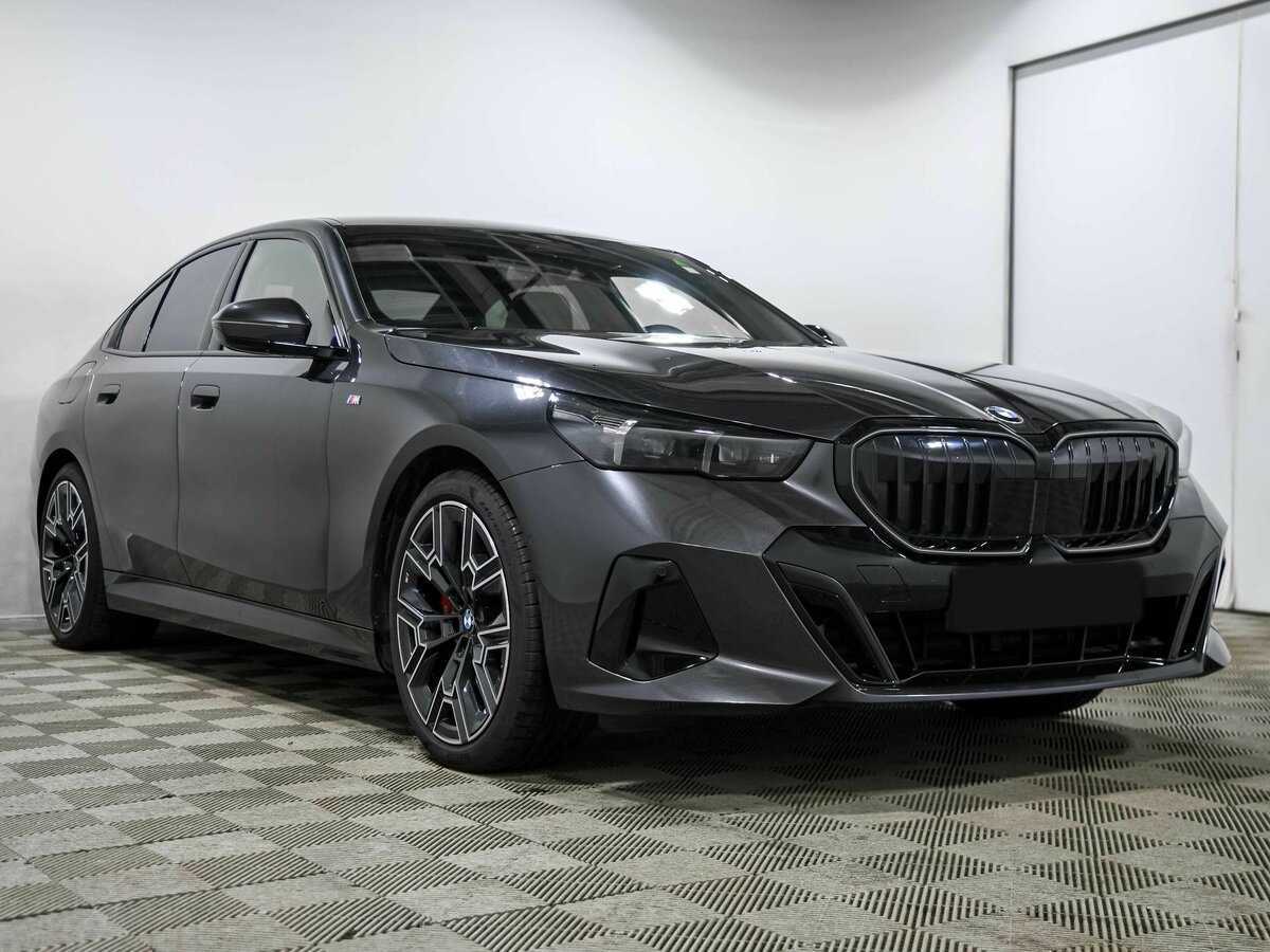 BMW 5 серии с пробегом — 2024 год. Фото: #2