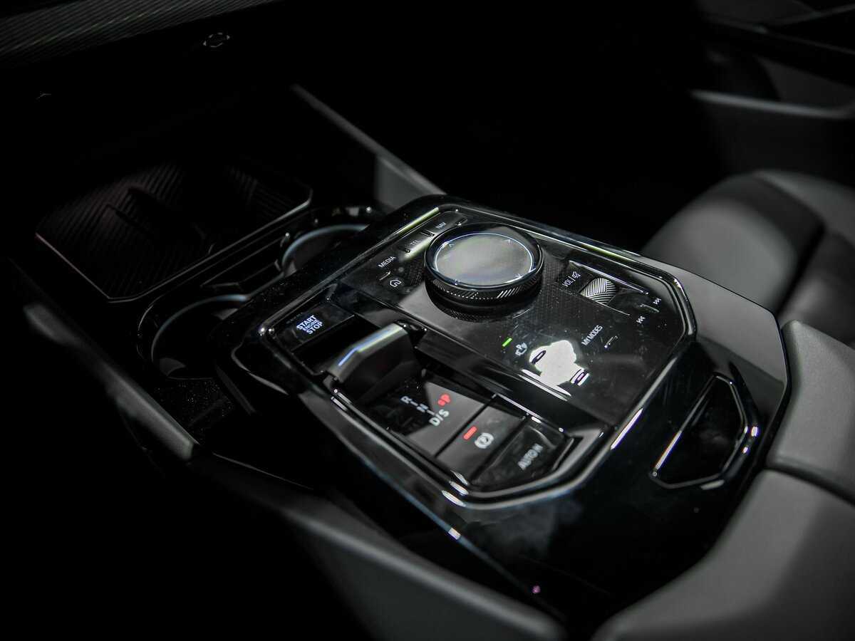 BMW 5 серии с пробегом — 2024 год. Фото: #12