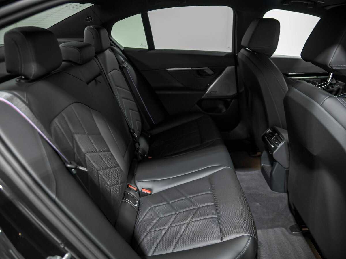 BMW 5 серии с пробегом — 2024 год. Фото: #16