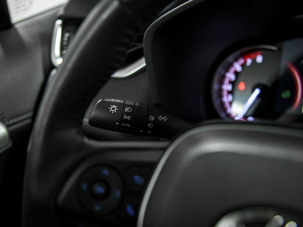 Toyota RAV4 с пробегом — 2021 год. Фото: #7