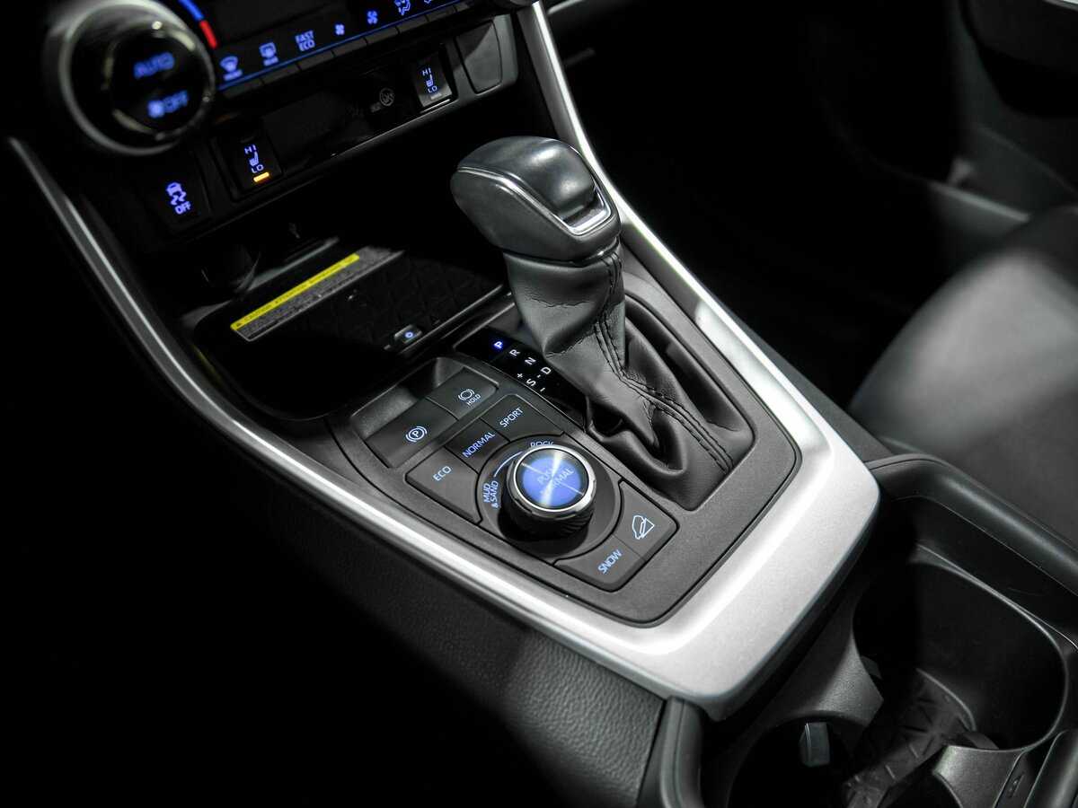 Toyota RAV4 с пробегом — 2021 год. Фото: #12