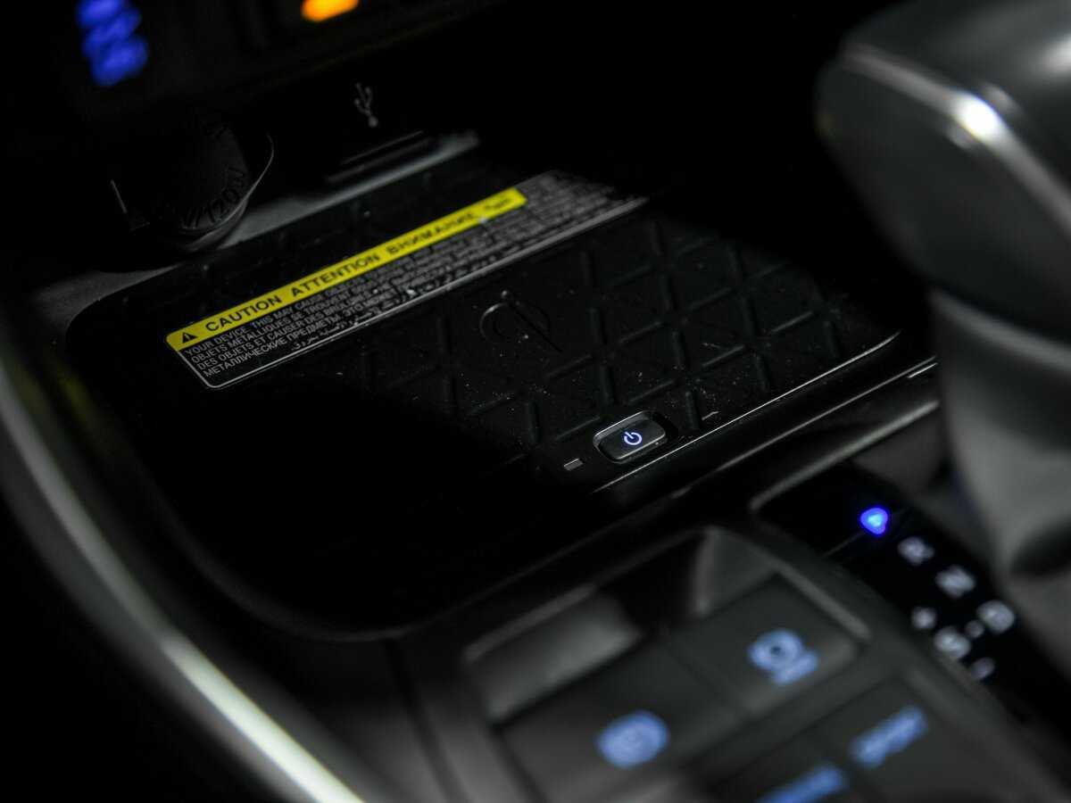 Toyota RAV4 с пробегом — 2021 год. Фото: #13