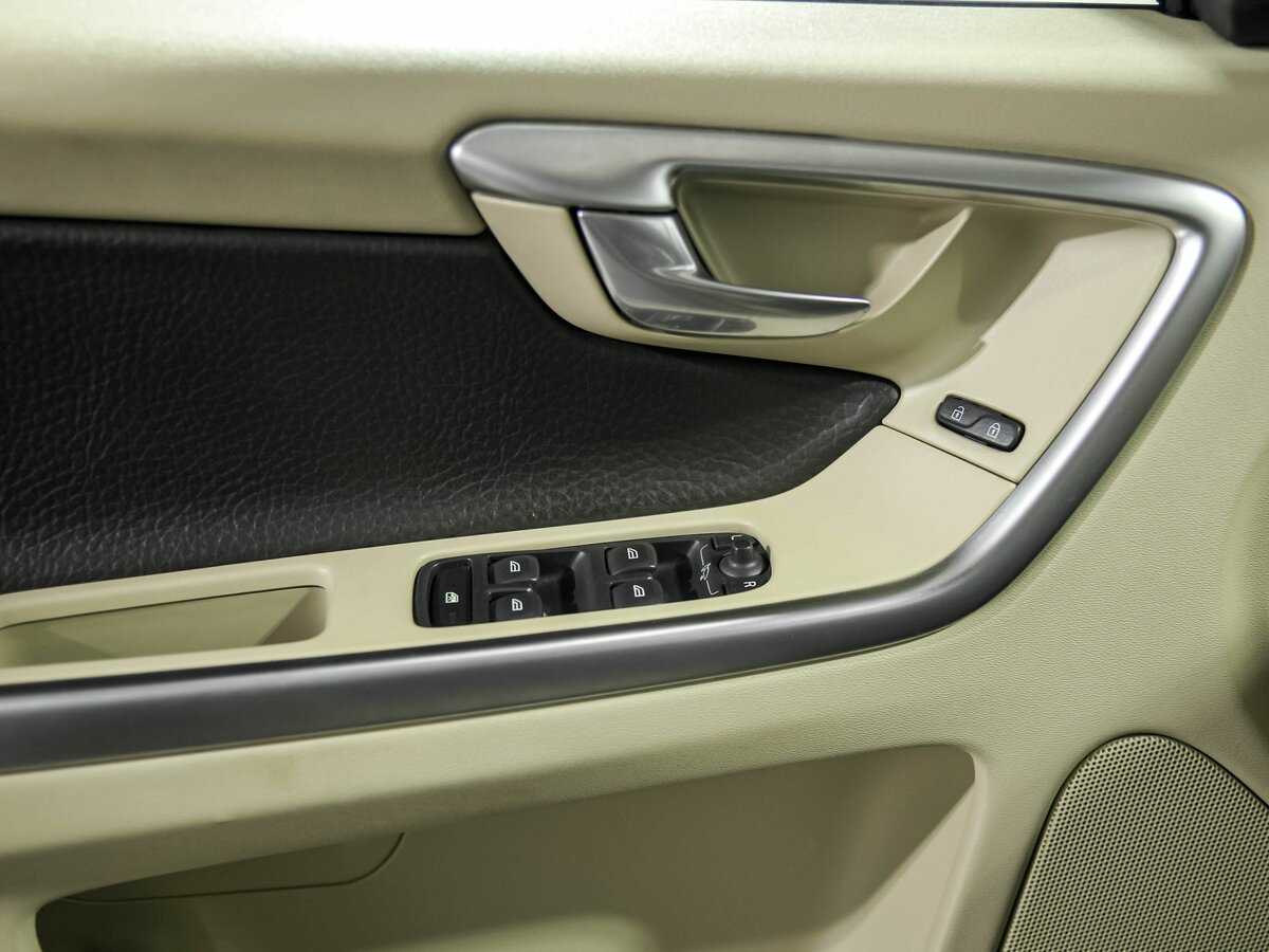 Volvo XC60 с пробегом — 2010 год. Фото: #10