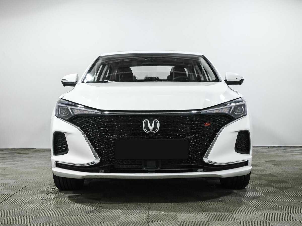 Changan Eado Plus с пробегом — 2024 год. Фото: #1