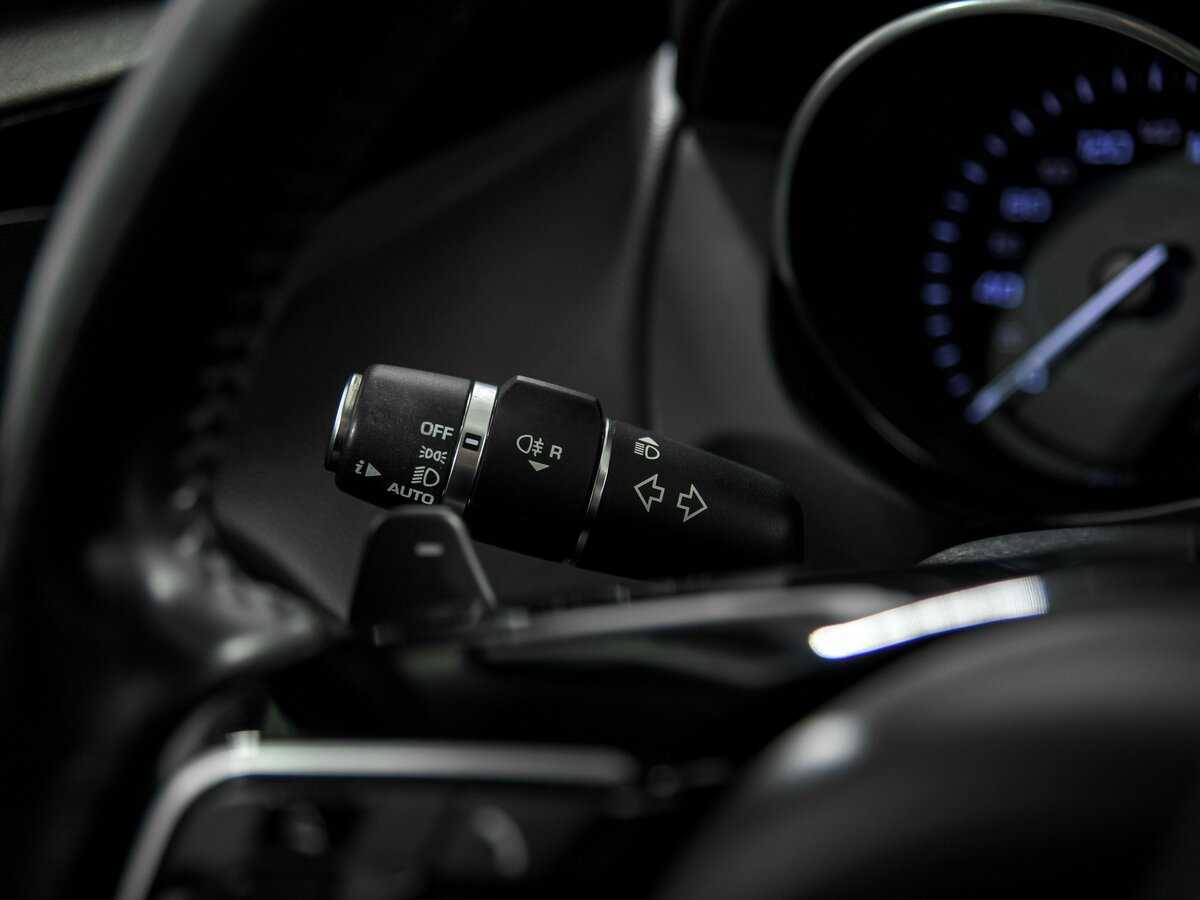 Jaguar XE с пробегом — 2015 год. Фото: #7