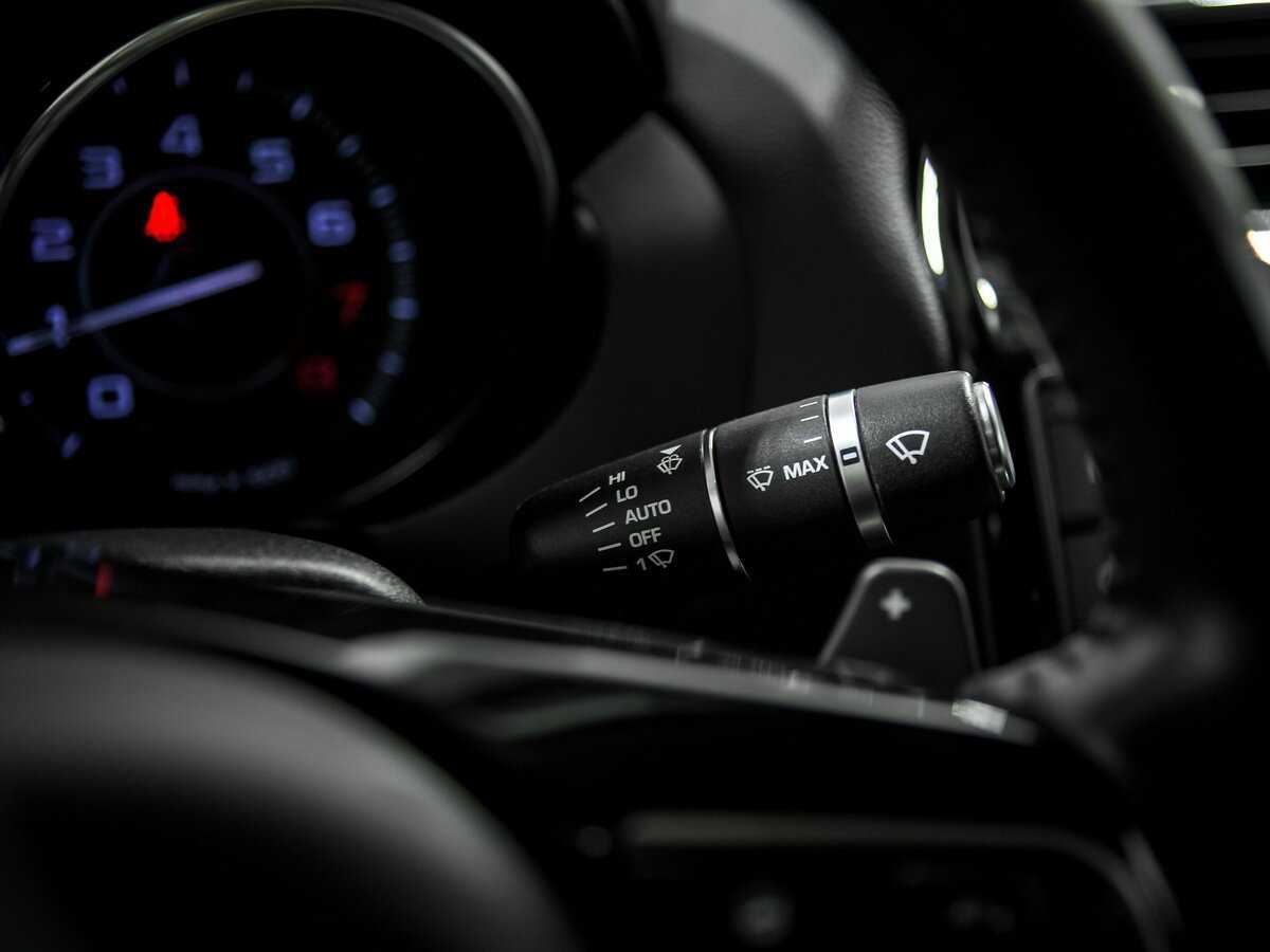 Jaguar XE с пробегом — 2015 год. Фото: #9