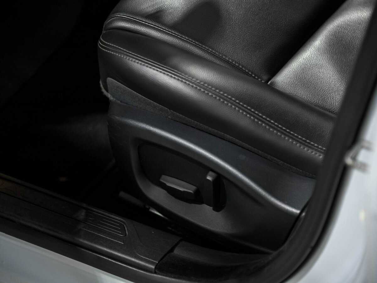 Jaguar XE с пробегом — 2015 год. Фото: #14