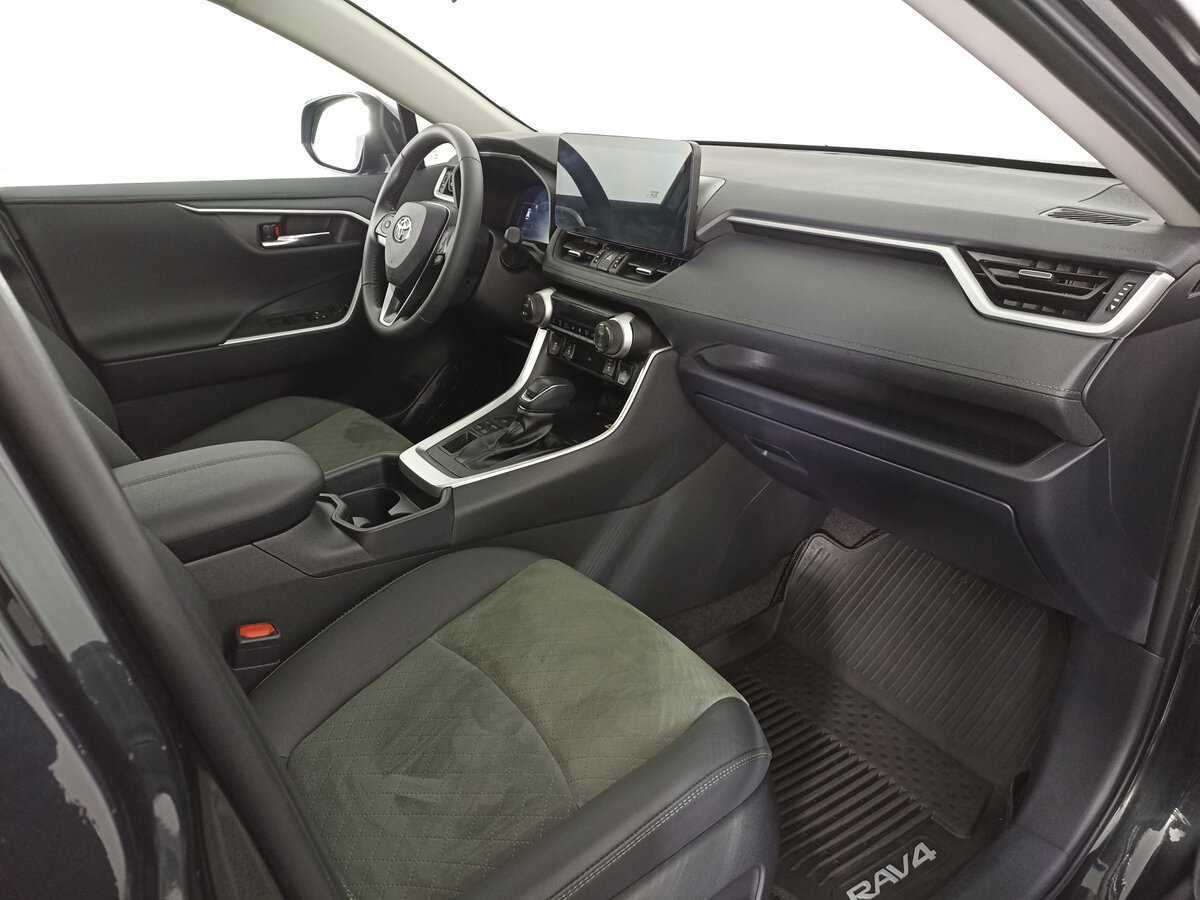 Toyota RAV4 с пробегом — 2023 год. Фото: #8