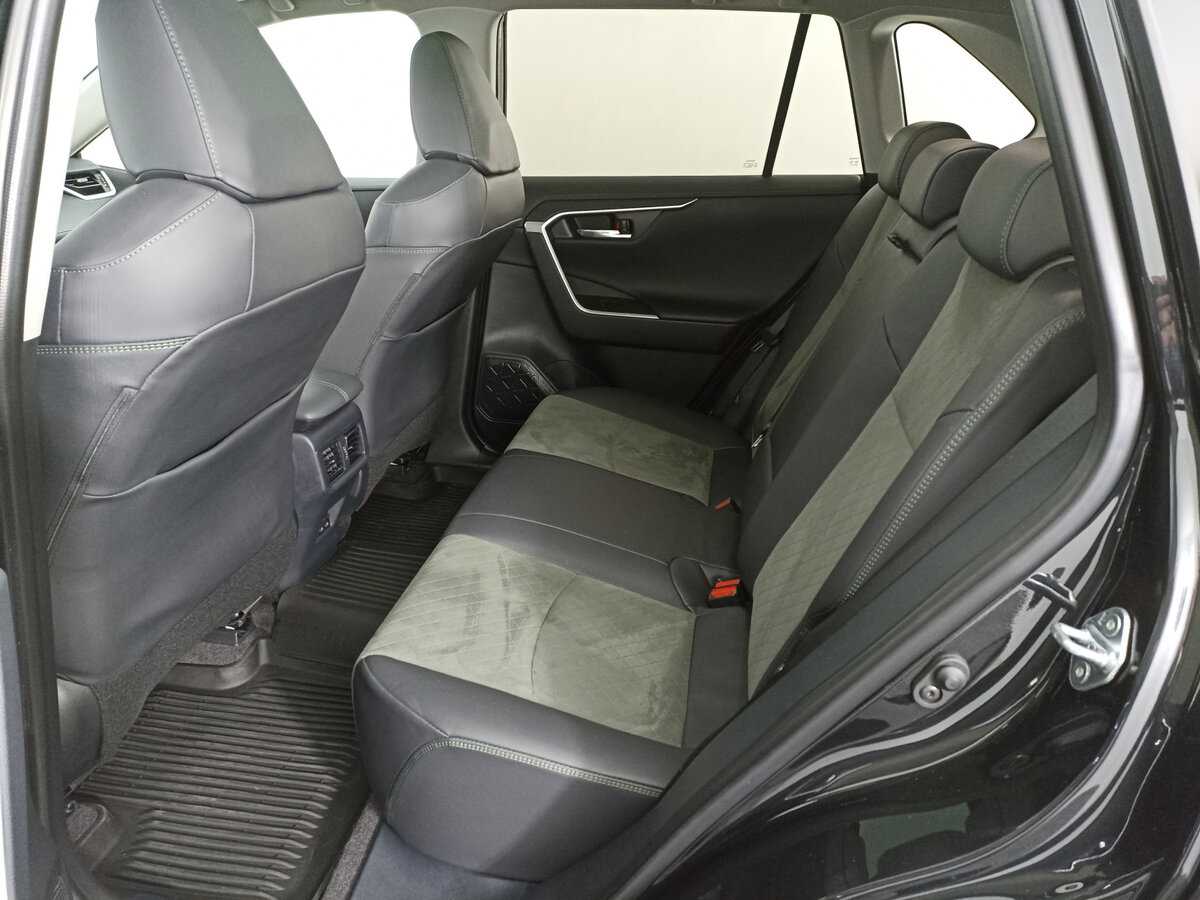 Toyota RAV4 с пробегом — 2023 год. Фото: #9