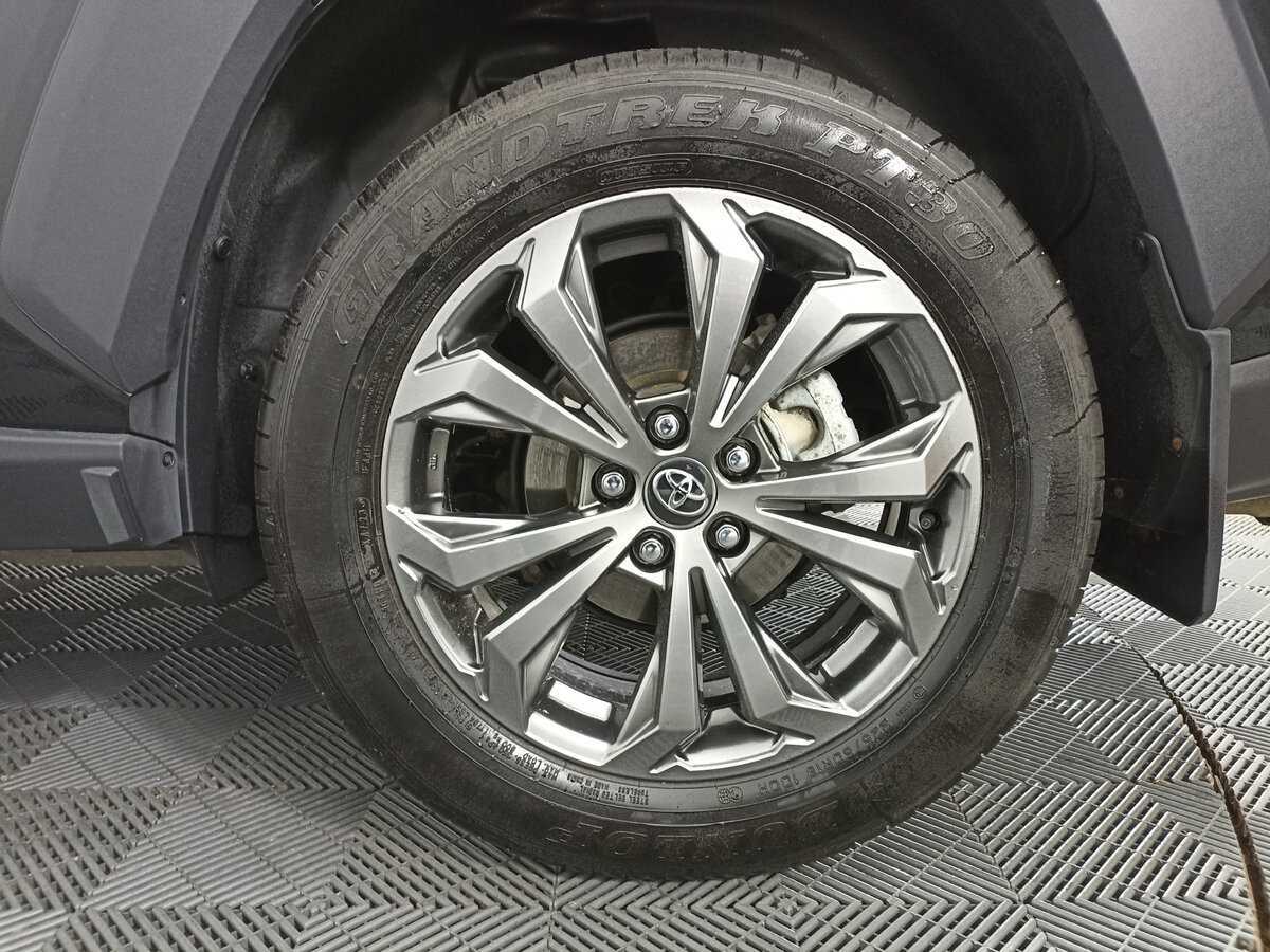 Toyota RAV4 с пробегом — 2023 год. Фото: #15