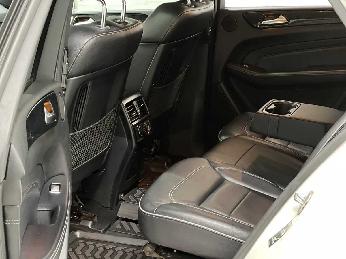 Mercedes-Benz M-Класс с пробегом — 2011 год. Фото: #11