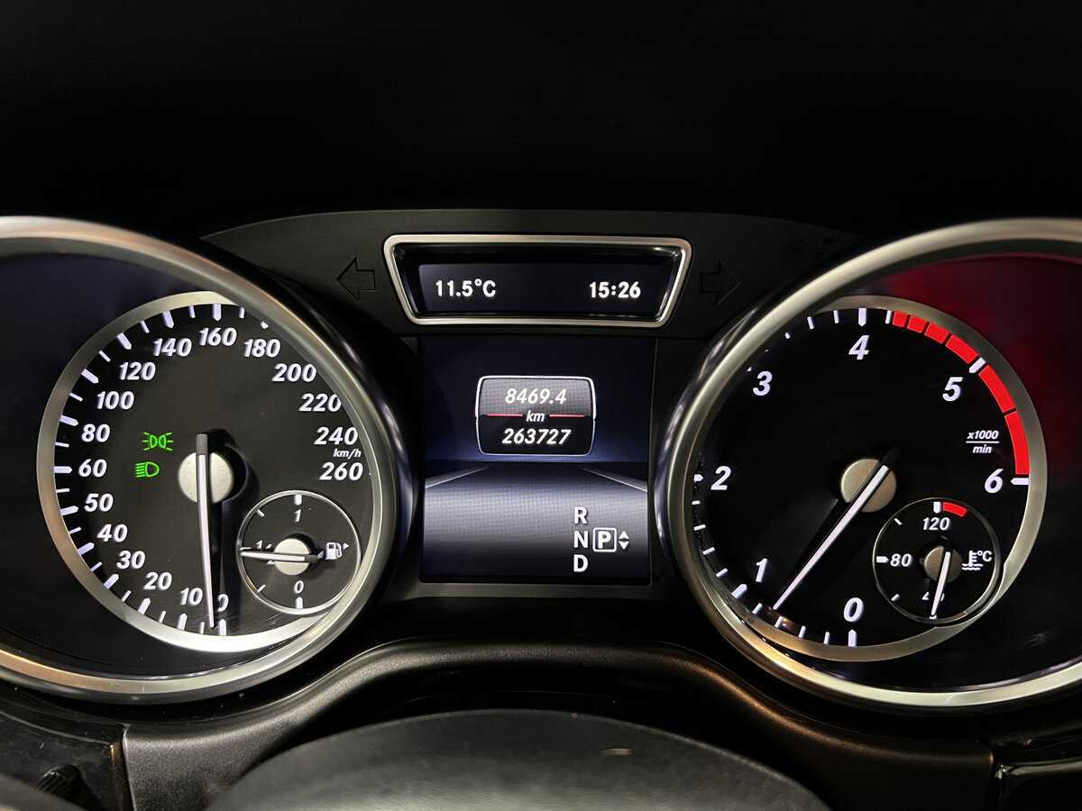 Mercedes-Benz M-Класс с пробегом — 2011 год. Фото: #12