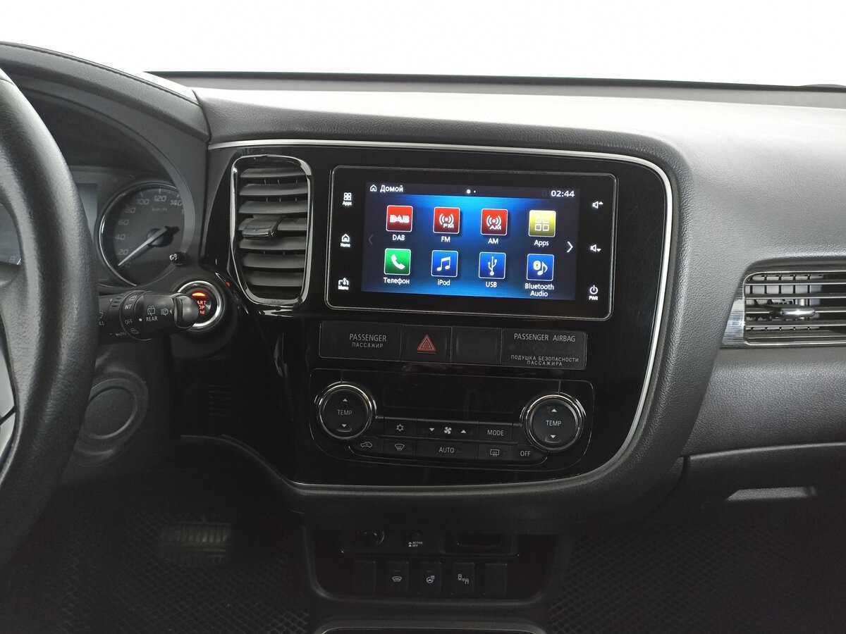 Mitsubishi Outlander с пробегом — 2017 год. Фото: #12