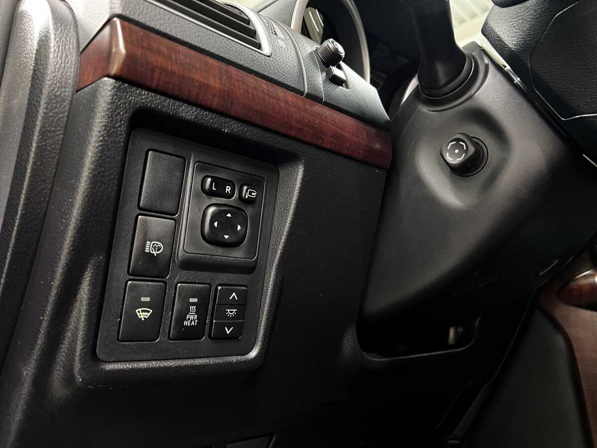Toyota Land Cruiser Prado с пробегом — 2014 год. Фото: #19