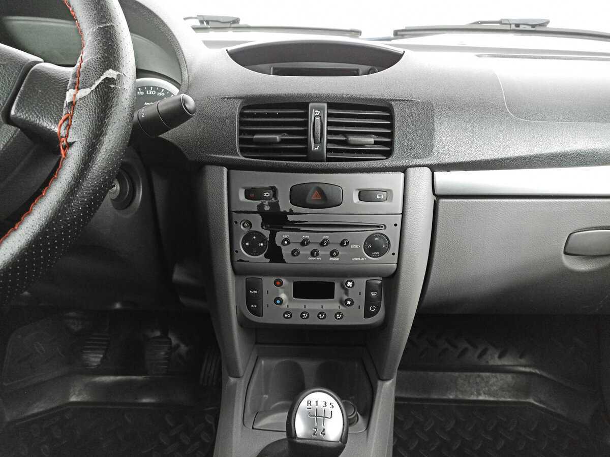 Renault Symbol с пробегом — 2008 год. Фото: #14