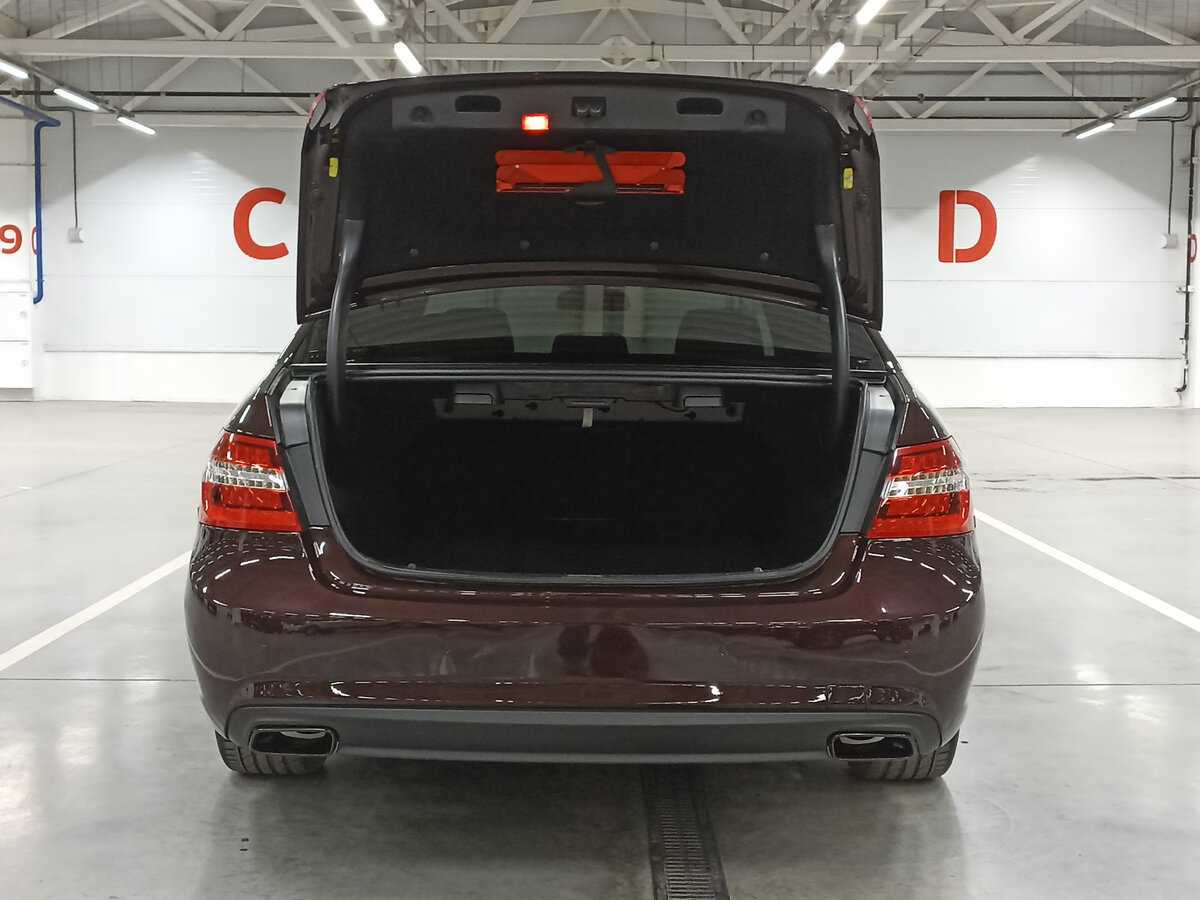 Mercedes-Benz E-Класс с пробегом — 2011 год. Фото: #9