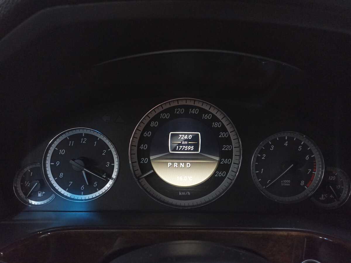 Mercedes-Benz E-Класс с пробегом — 2011 год. Фото: #12