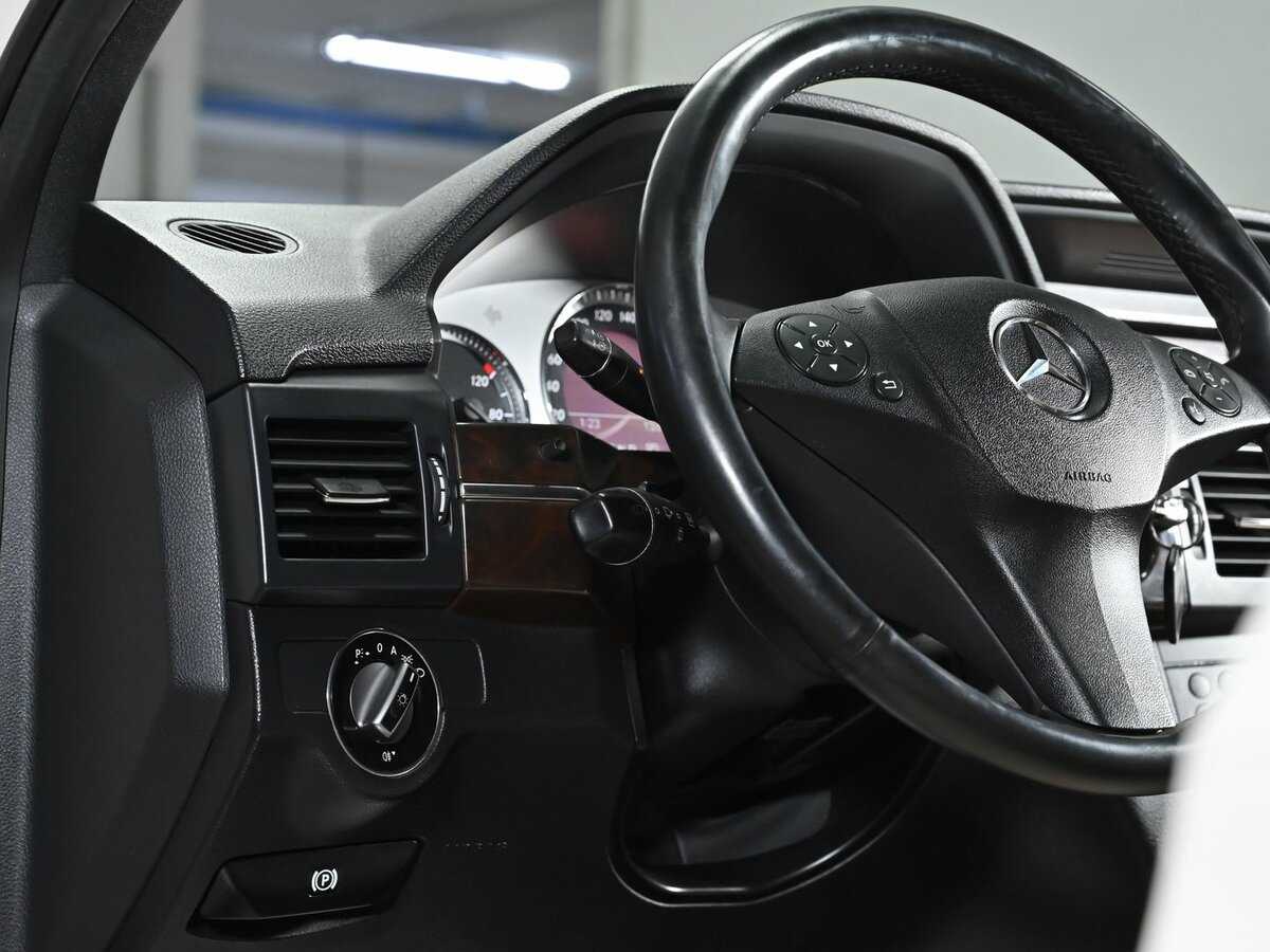 Mercedes-Benz GLK-Класс с пробегом — 2010 год. Фото: #8