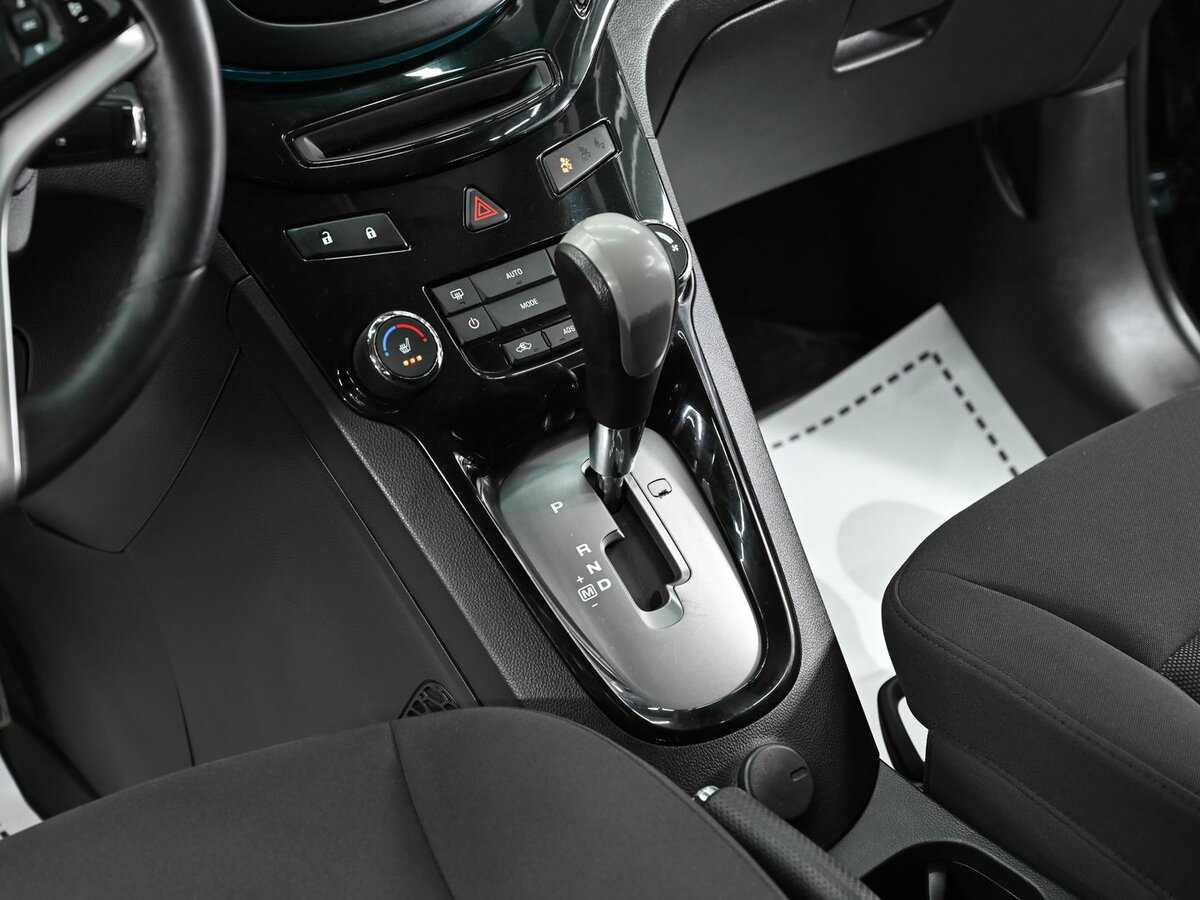 Chevrolet Orlando с пробегом — 2014 год. Фото: #9