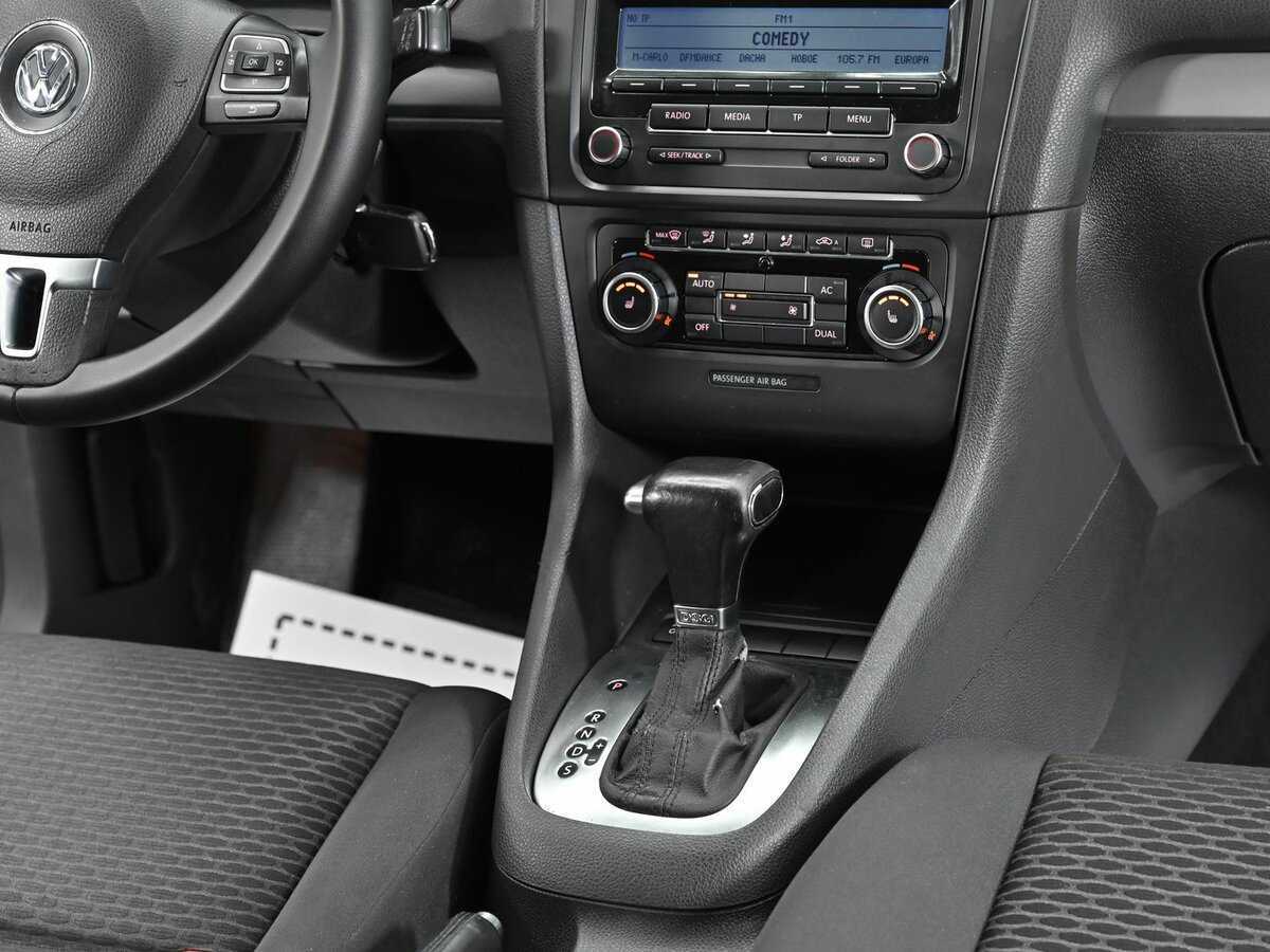 Volkswagen Golf с пробегом — 2010 год. Фото: #7
