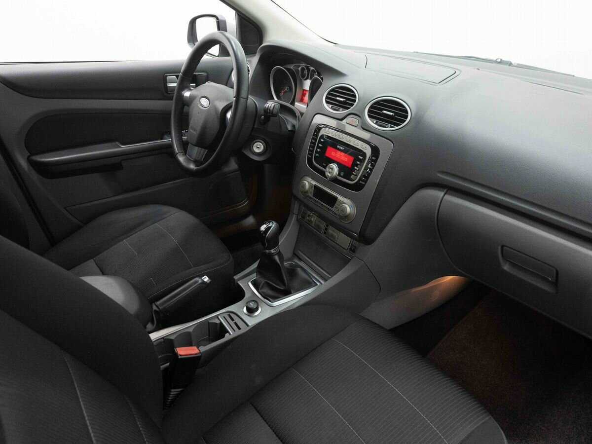 Ford Focus с пробегом — 2010 год. Фото: #11