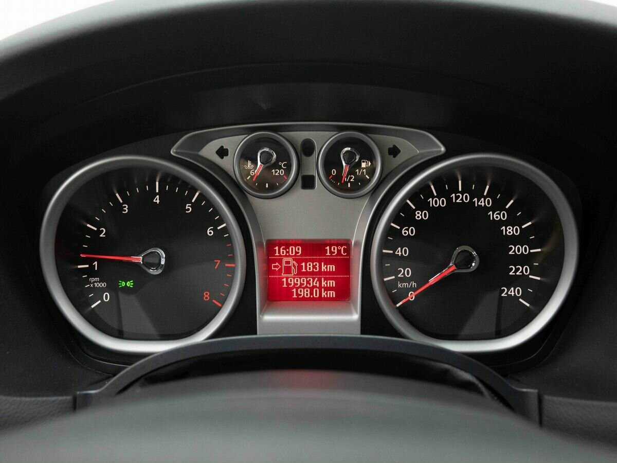 Ford Focus с пробегом — 2010 год. Фото: #15