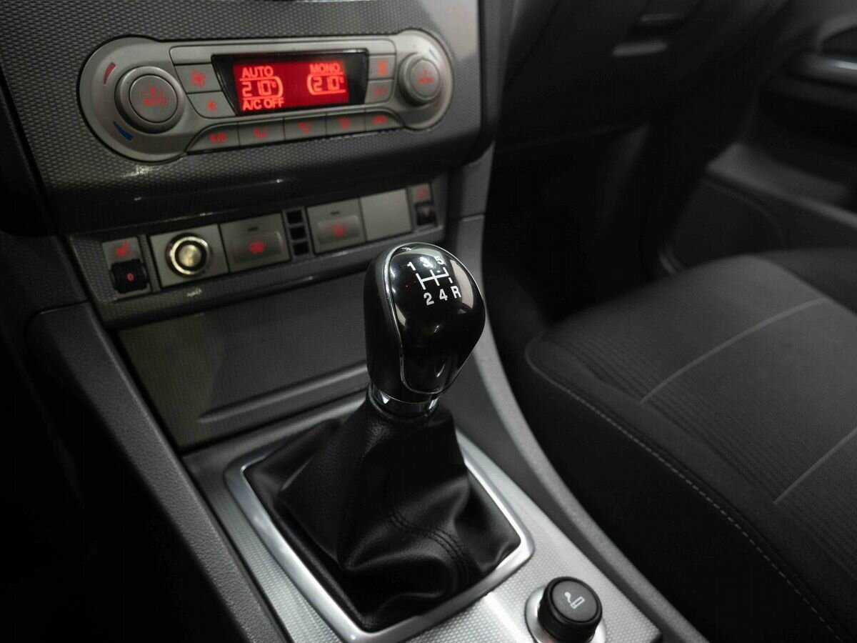 Ford Focus с пробегом — 2010 год. Фото: #17