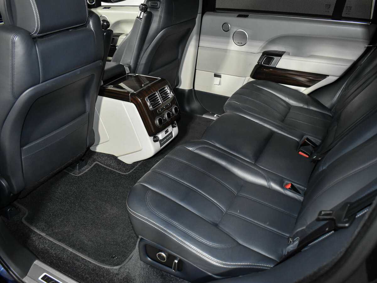 Land Rover Range Rover с пробегом — 2017 год. Фото: #10