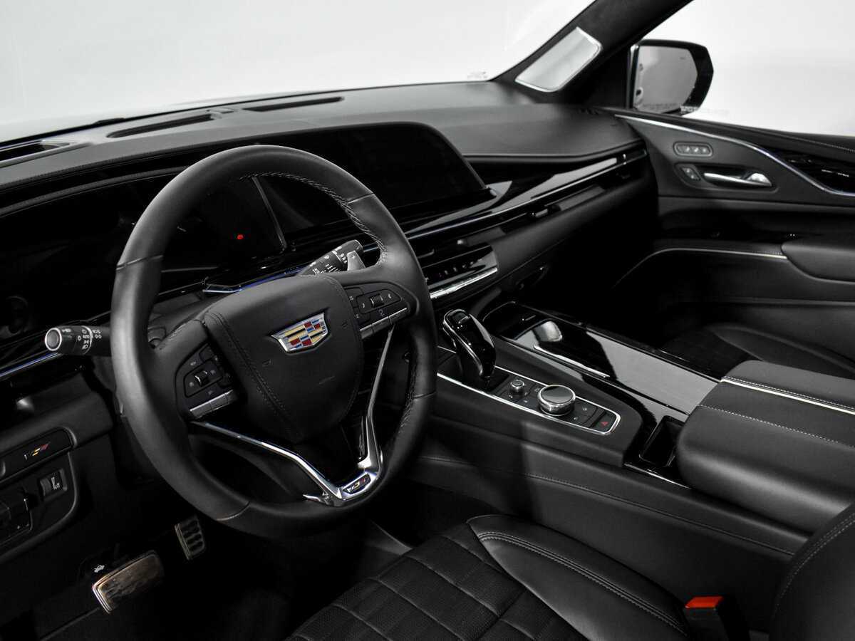 Cadillac Escalade-V с пробегом — 2022 год. Фото: #6