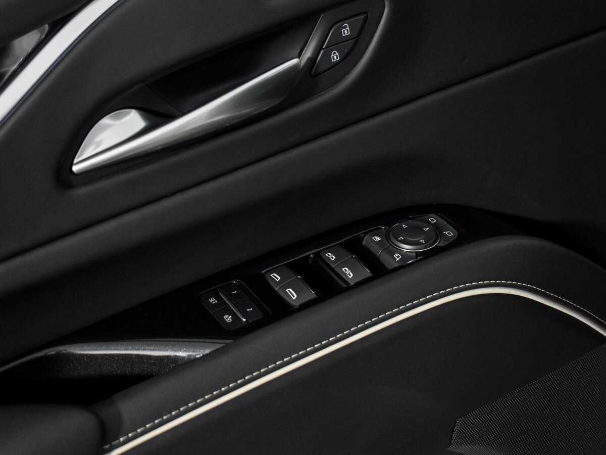 Cadillac Escalade-V с пробегом — 2022 год. Фото: #7