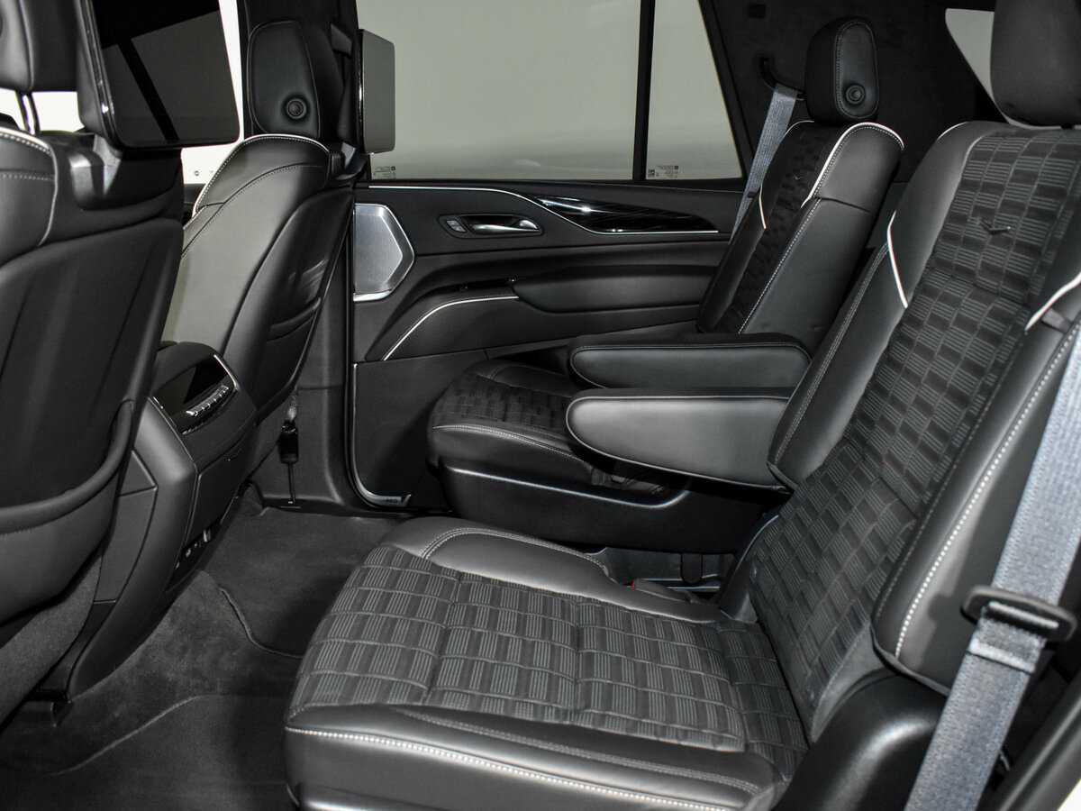 Cadillac Escalade-V с пробегом — 2022 год. Фото: #10