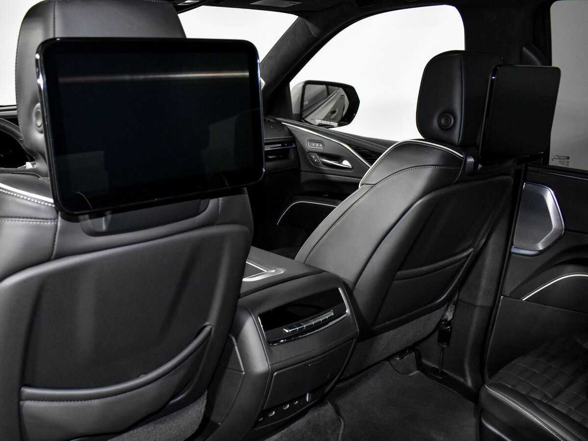 Cadillac Escalade-V с пробегом — 2022 год. Фото: #12