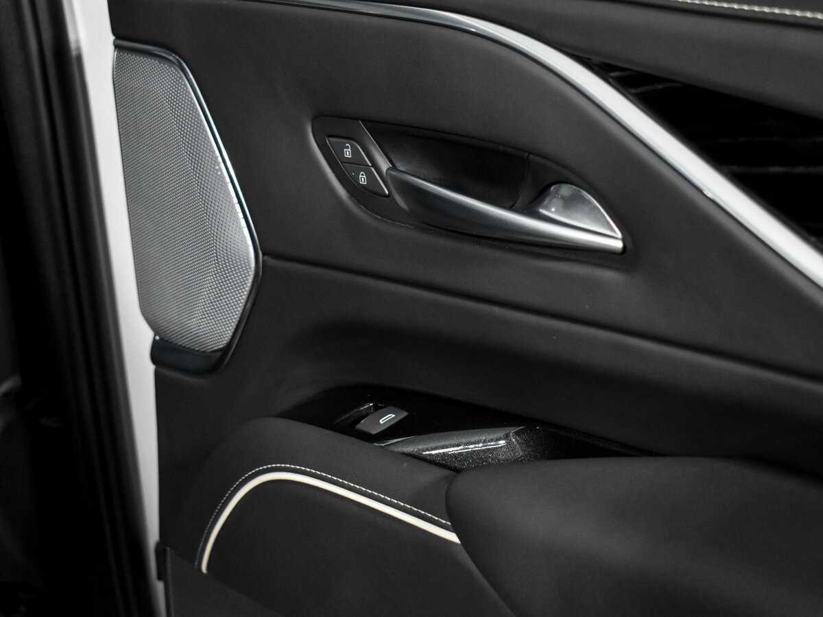 Cadillac Escalade-V с пробегом — 2022 год. Фото: #17