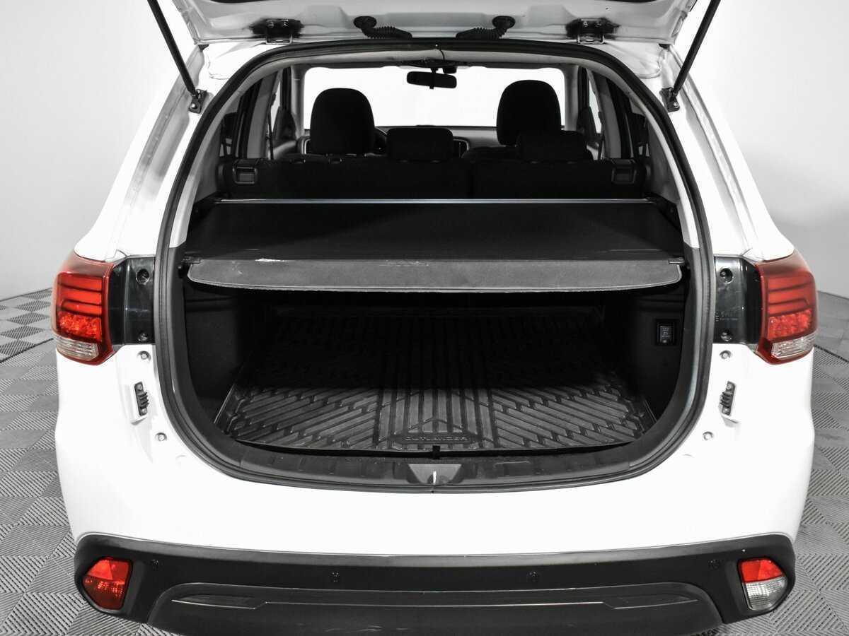 Mitsubishi Outlander с пробегом — 2018 год. Фото: #19