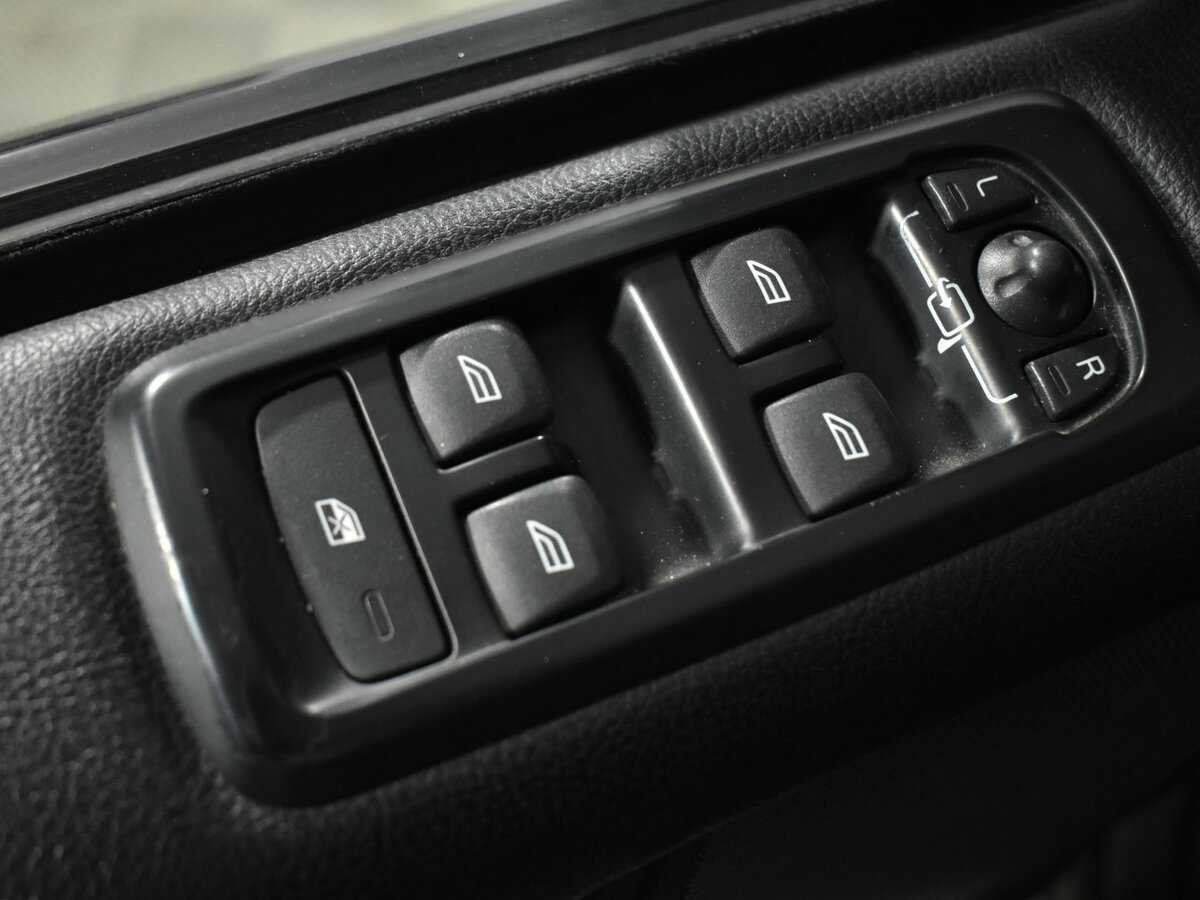 Land Rover Discovery с пробегом — 2011 год. Фото: #10