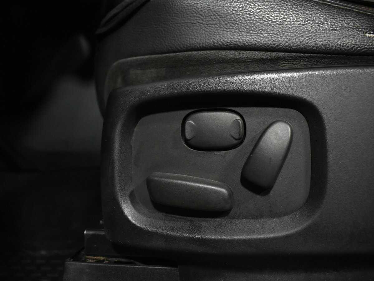 Land Rover Discovery с пробегом — 2011 год. Фото: #17