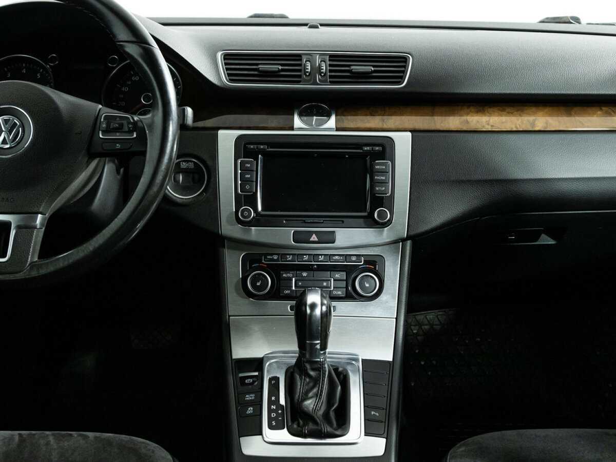 Volkswagen Passat с пробегом — 2011 год. Фото: #13