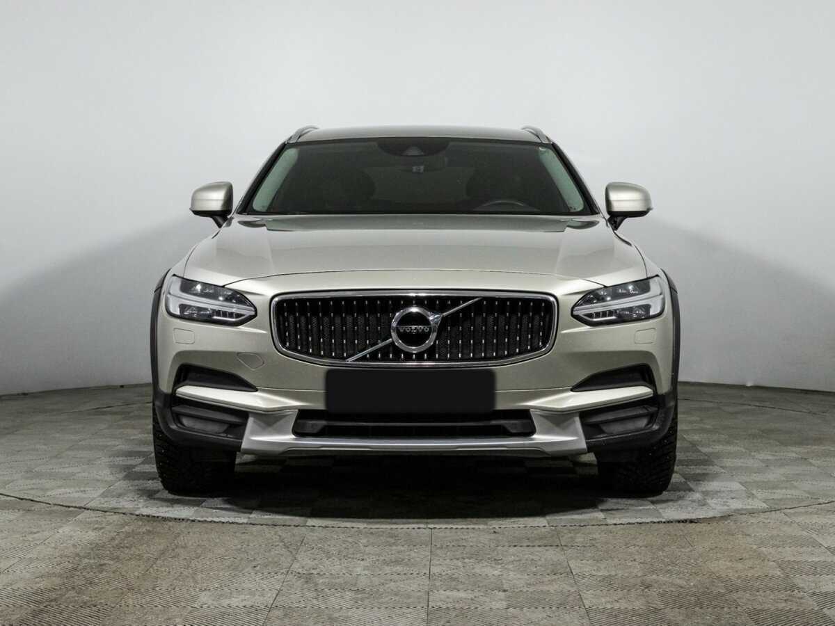 Volvo V90 Cross Country с пробегом — 2017 год. Фото: #1