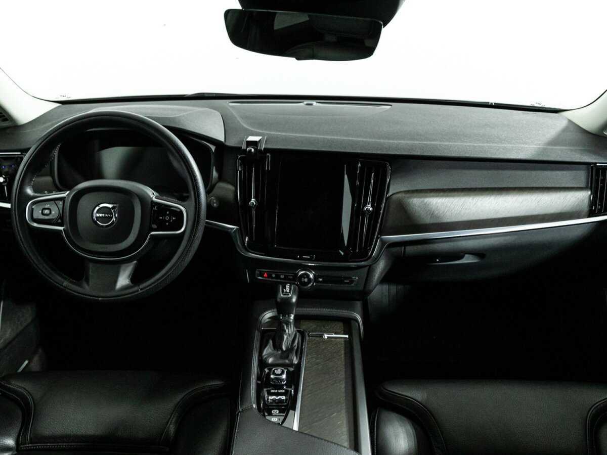 Volvo V90 Cross Country с пробегом — 2017 год. Фото: #12
