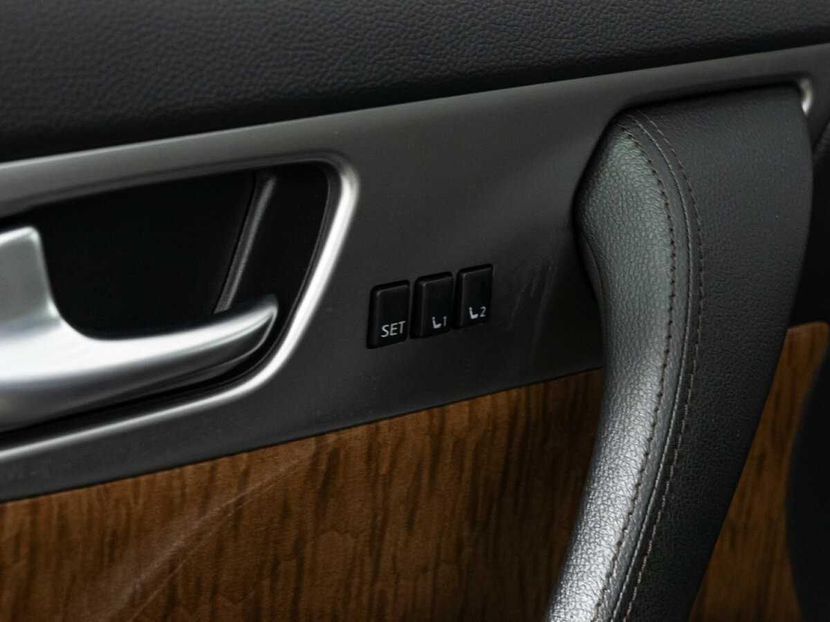 Infiniti QX70 с пробегом — 2016 год. Фото: #17