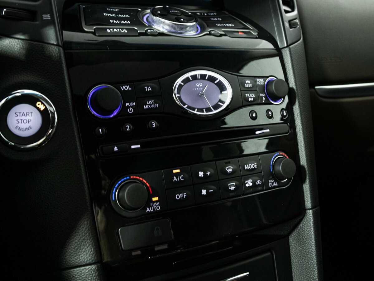 Infiniti QX70 с пробегом — 2016 год. Фото: #21