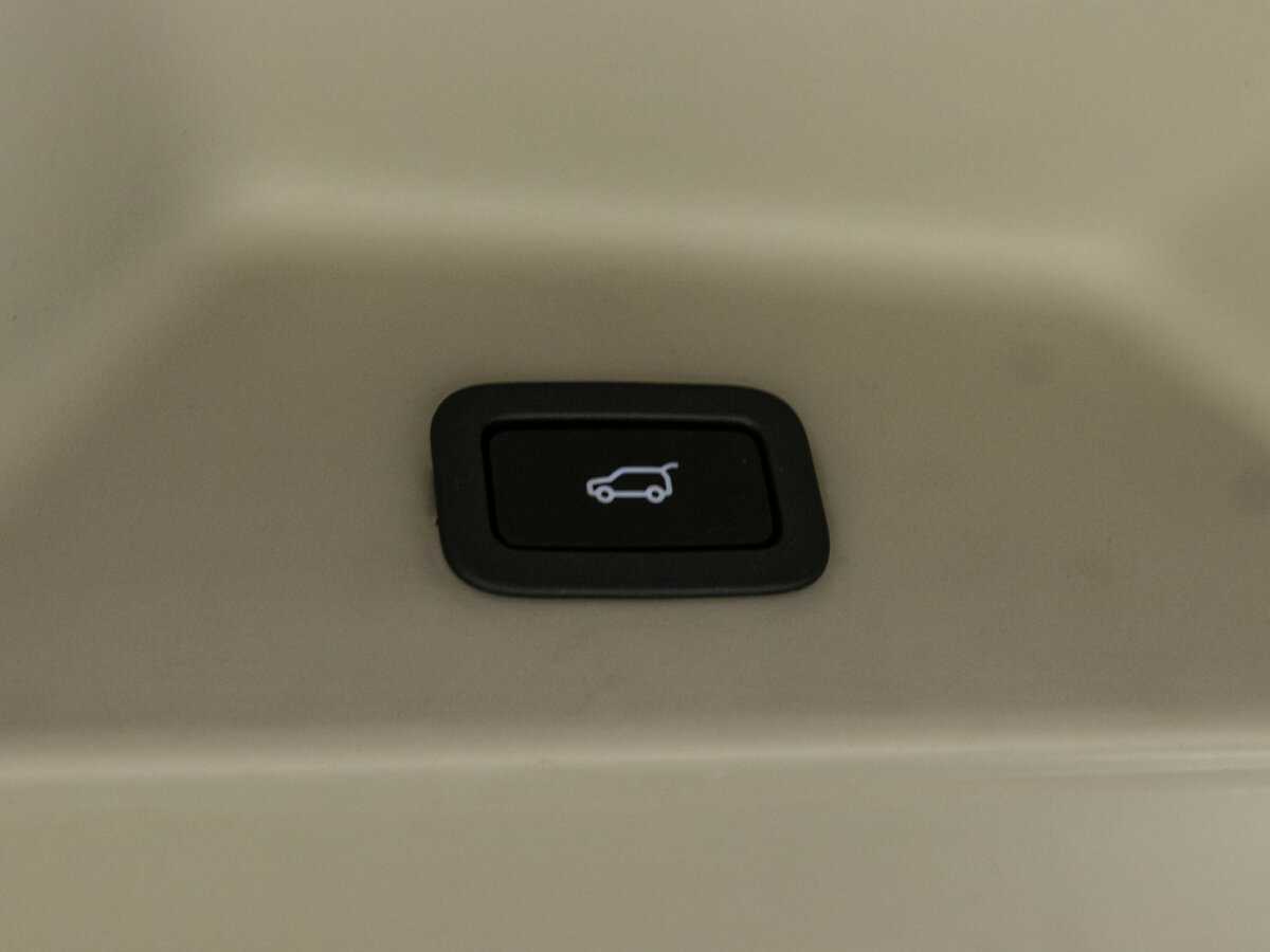 Land Rover Range Rover с пробегом — 2014 год. Фото: #15