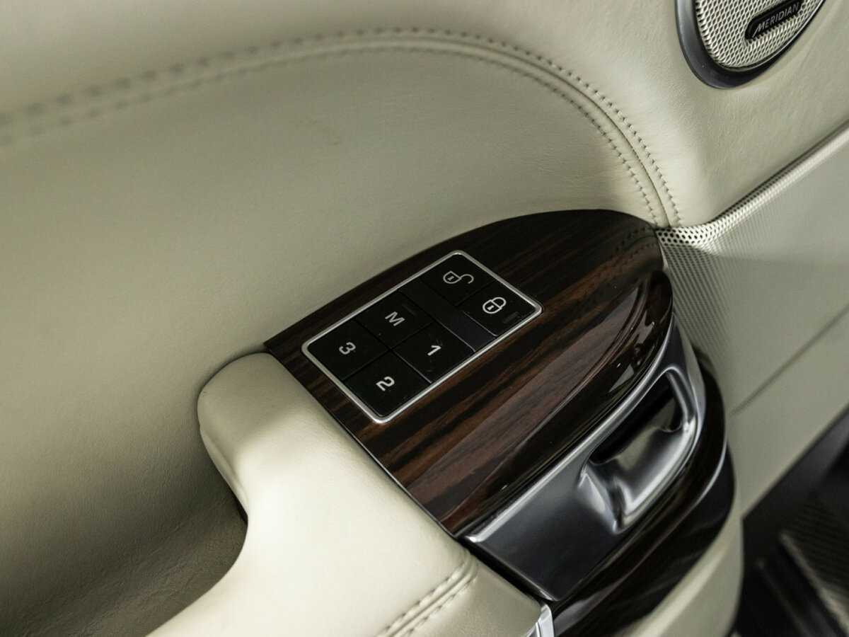 Land Rover Range Rover с пробегом — 2014 год. Фото: #21